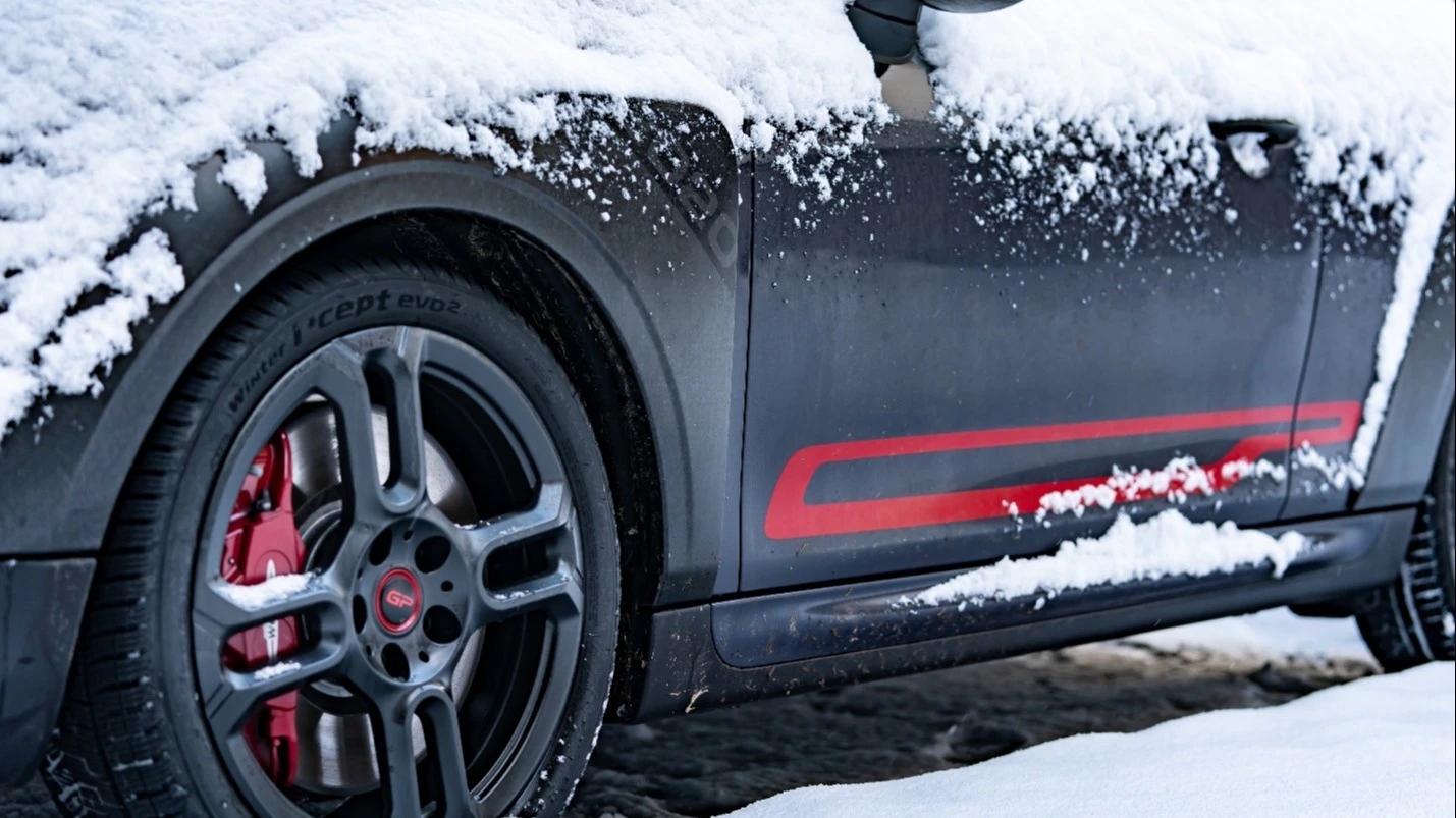 Неудержимый MINI John Cooper Works GP