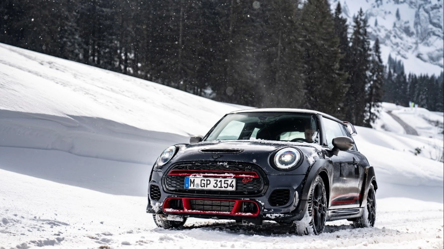 Неудержимый MINI John Cooper Works GP